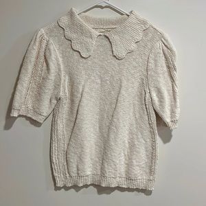 Scalloped collar short sleeve sweater off white. Size S